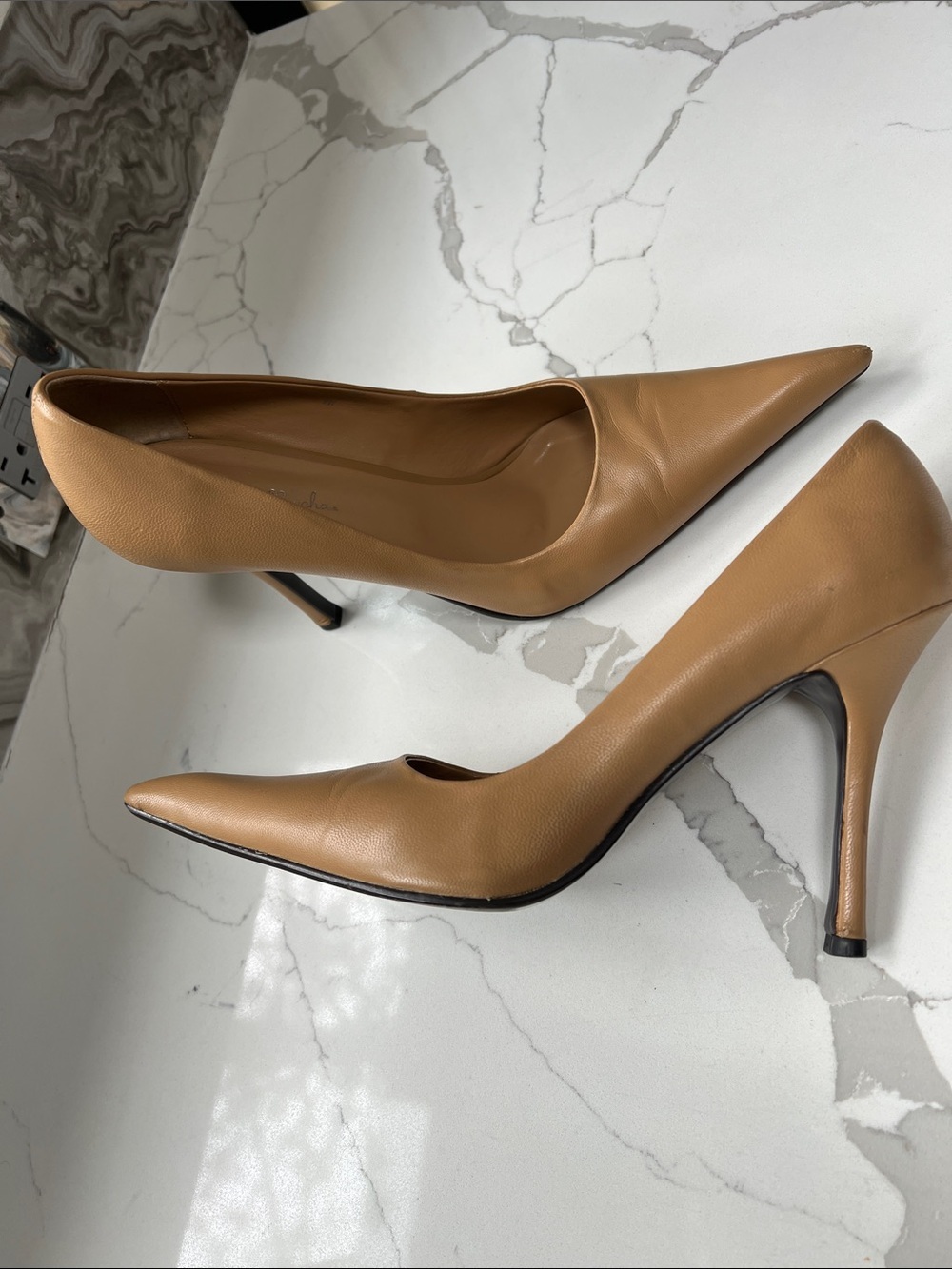 Gabriella Rocha Sz 9W Beige Leather Pointed-toe 3.5” Stiletto Heels Pumps